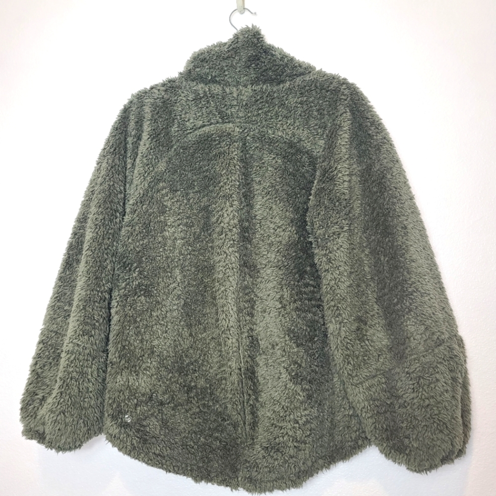 LULULEMON Warm Restore Sherpa Fleece Pullover in Army Green Size M/L - Picture 11 of 12